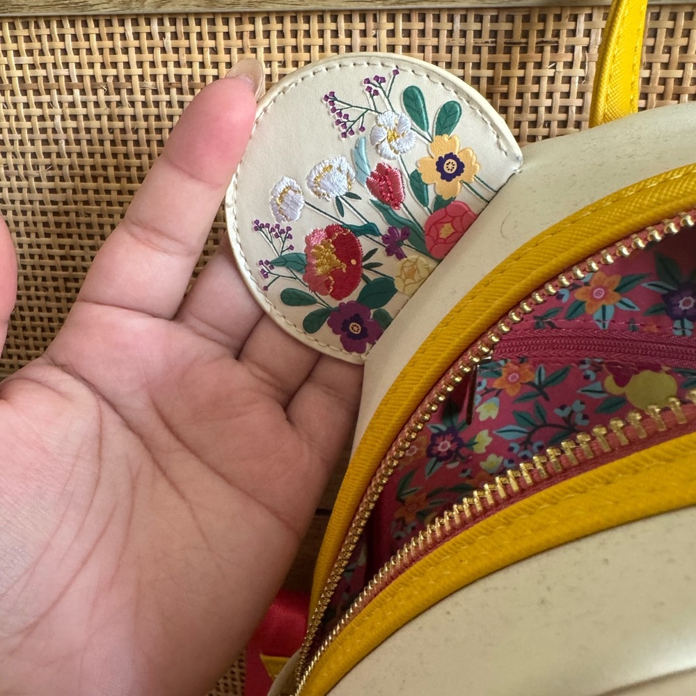 Loungefly Minnie Mouse Floral Backpack - Yellow and Cream - Picture 8 of 9